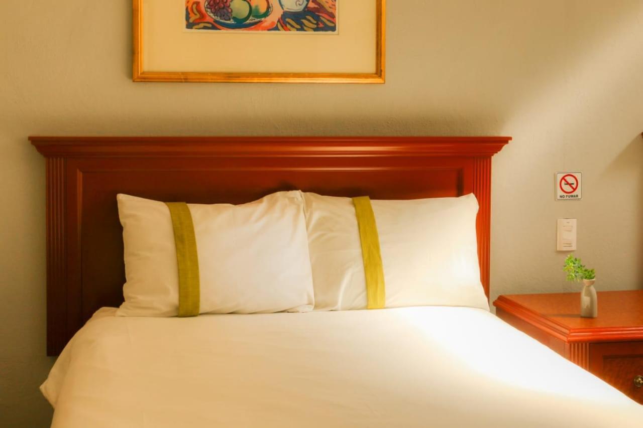 Suites Bajio Леон Екстериор снимка