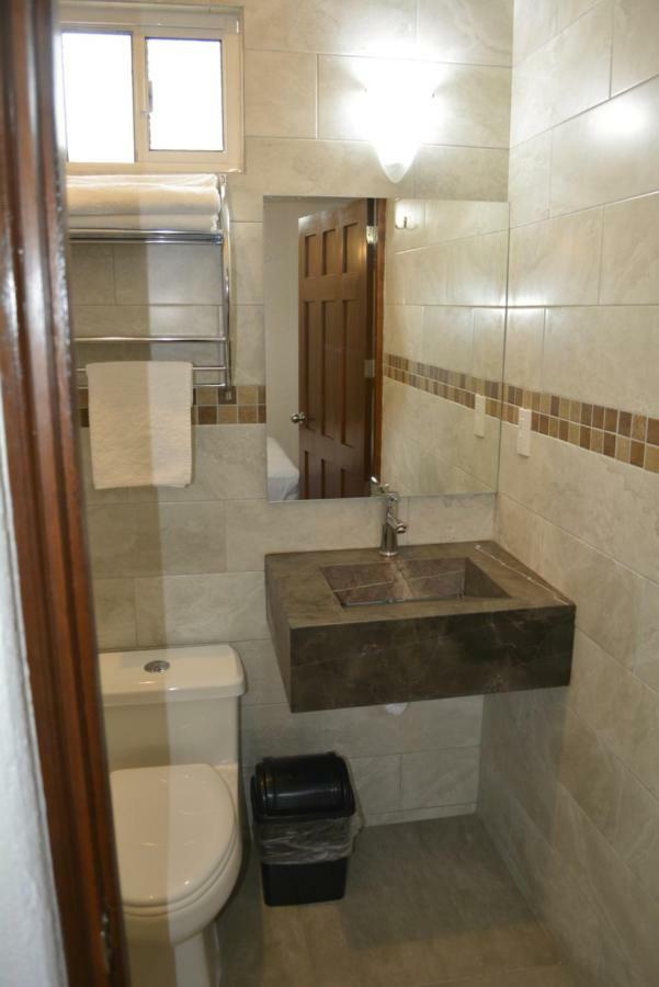 Suites Bajio Леон Екстериор снимка
